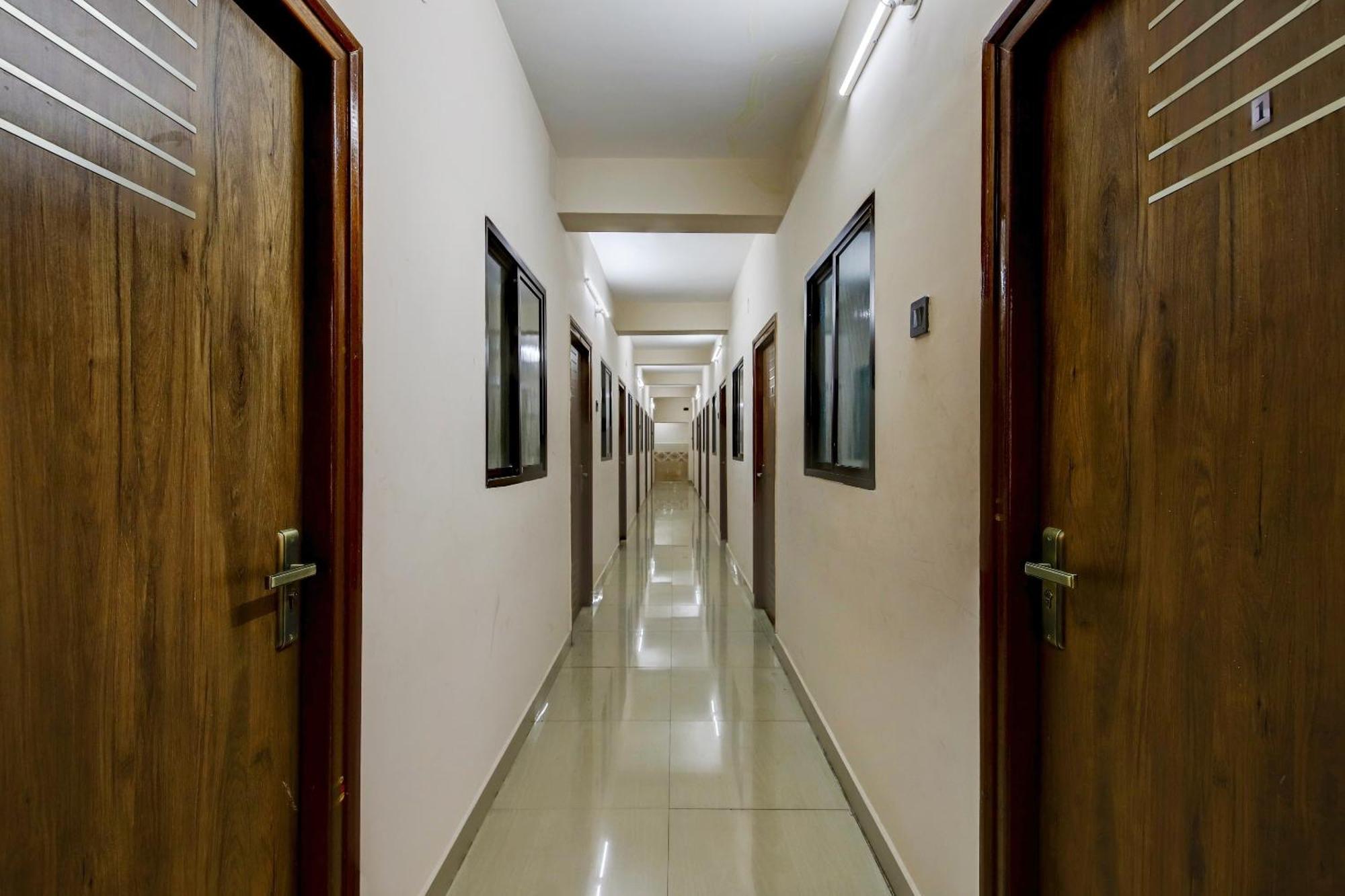 Spot On 73621 Srinivasa Boarding And Lodging Jalahalli Экстерьер фото