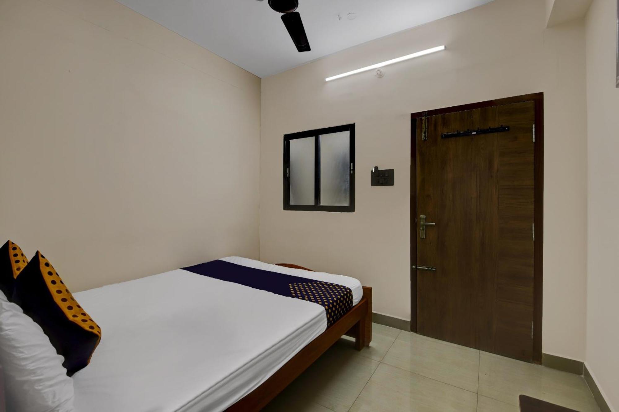 Spot On 73621 Srinivasa Boarding And Lodging Jalahalli Экстерьер фото
