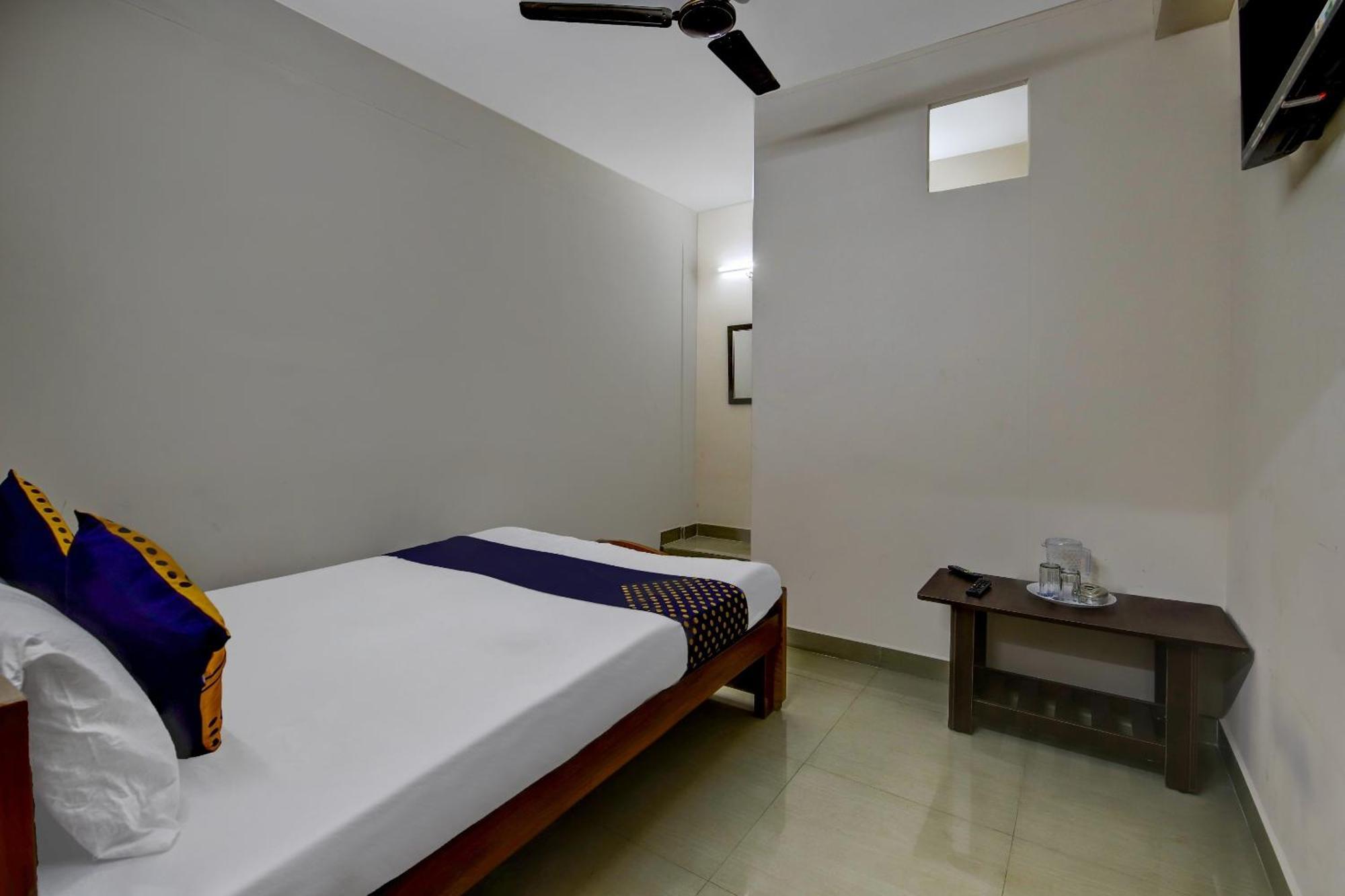Spot On 73621 Srinivasa Boarding And Lodging Jalahalli Экстерьер фото